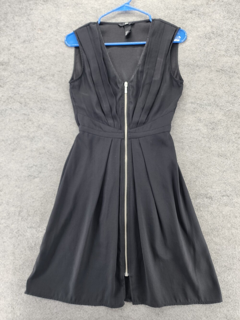 H&M Dress Womens US 6 Sleeveless Black Front Zip V Neck